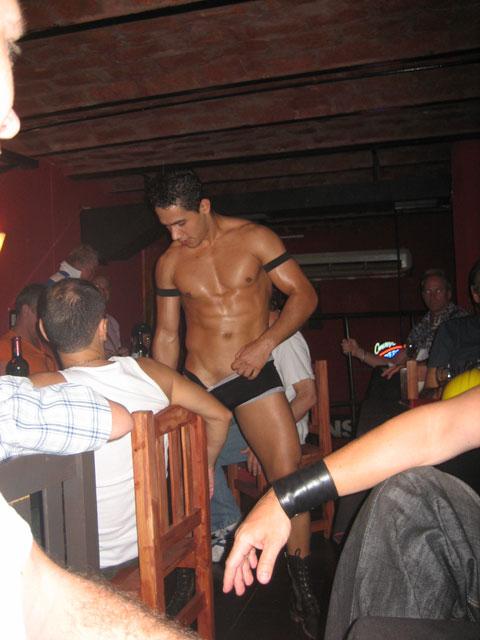 Frog sex tranny kissing girls Gay pubs