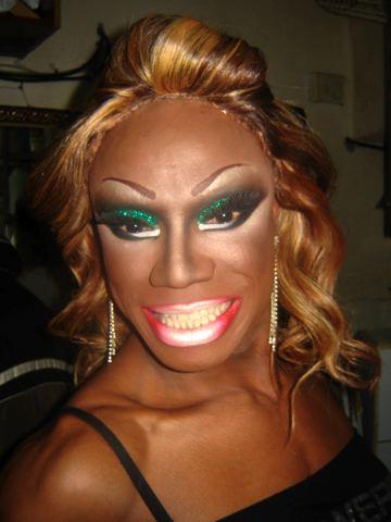 shemale nude shaved thumbs from Finnegan hustler gay bar