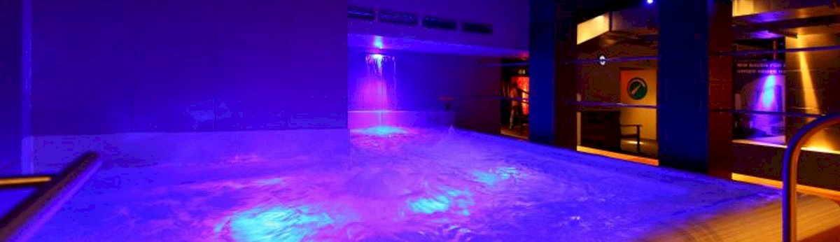 Der Boiler gay sauna pool
